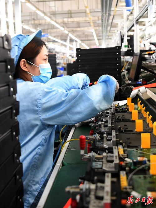 武漢打造智造大城新引擎 百家智能工廠引領(lǐng)工業(yè)智能化升級